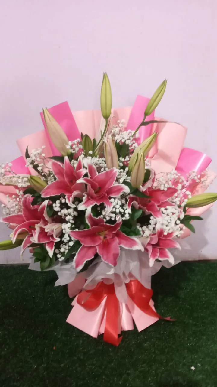 Buket Lily Pink - Handbucket Khanaya Florist Medan
