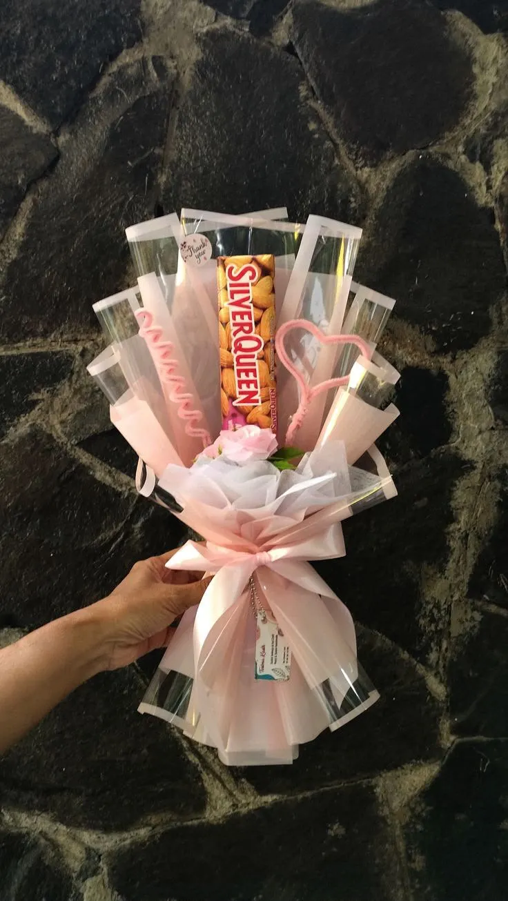 Buket Snack Cokelat Silverqueen - Handbucket Khanaya Florist Medan