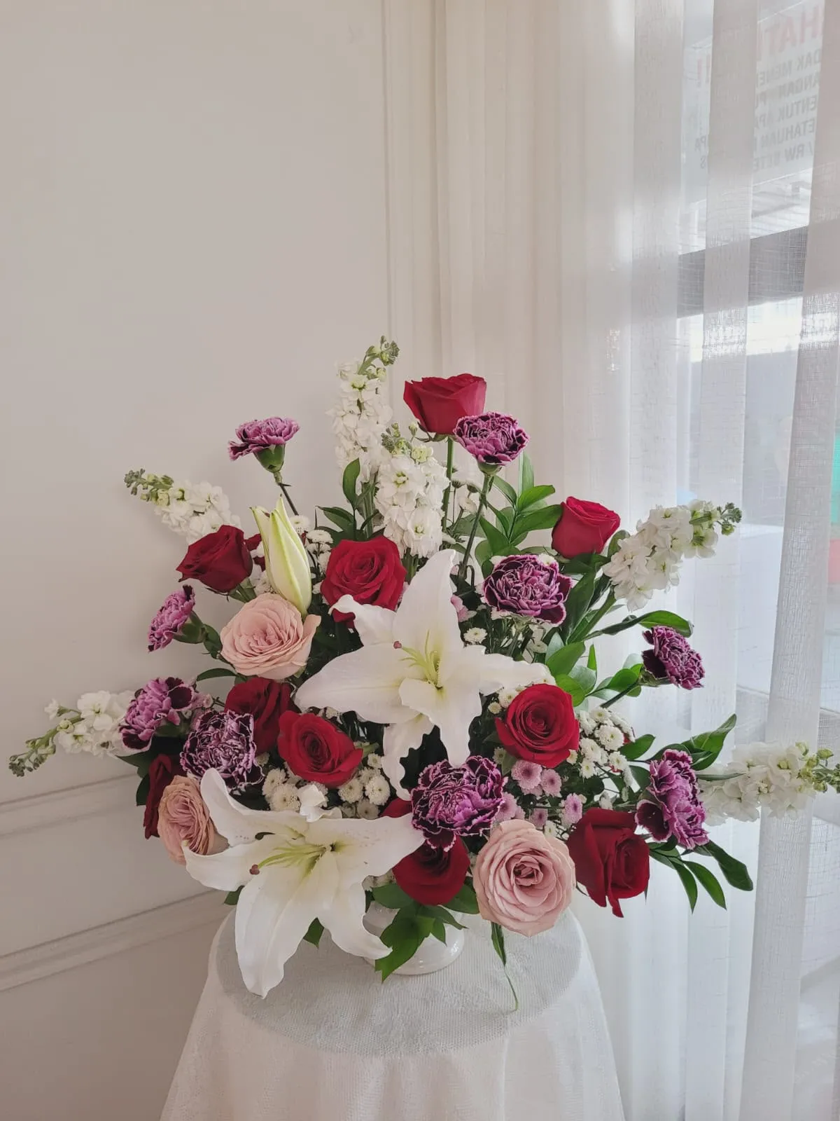 Bunga Meja Mawar & Lily Elegan - Table Flower Khanaya Florist Medan