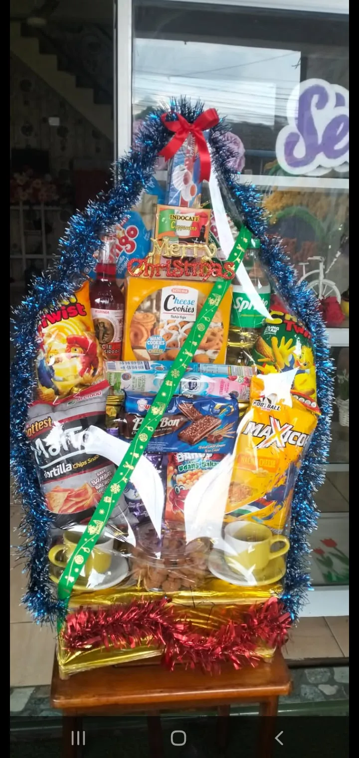 Parcel Natal Tinsel Biru - Parcel Khanaya Florist Medan